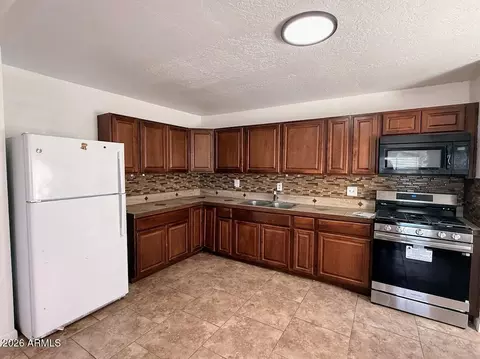 Kitchen - 334 E Central Ave, Coolidge, AZ 85128 photo 3 of 4