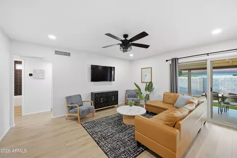 Living - 2342 E Alameda Dr, Tempe, AZ 85282 photo 1 of 2