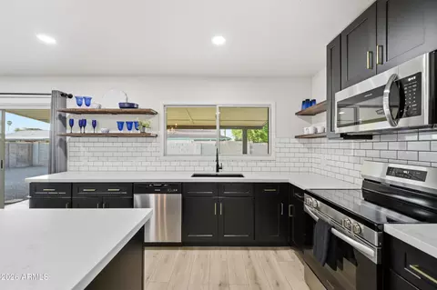 Kitchen - 2342 E Alameda Dr, Tempe, AZ 85282 photo 4 of 4