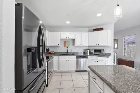 Kitchen - 4534 E Amberwood Dr, Phoenix, AZ 85048 photo 1 of 4