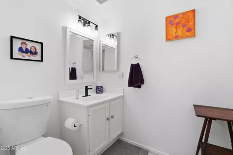 Bath - 4534 E Amberwood Dr, Phoenix, AZ 85048 photo 3 of 5