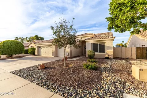 Exterior - 208 W Smoke Tree Rd, Gilbert, AZ 85233 photo 2 of 6