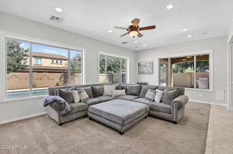 Living - 2926 E Wyatt Way, Gilbert, AZ 85297 photo 1 of 2