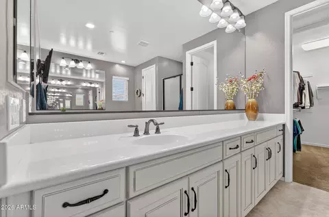 Bath - 2926 E Wyatt Way, Gilbert, AZ 85297 photo 3 of 9