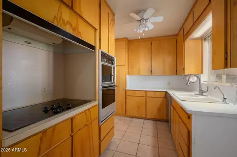 Kitchen - 4136 E Montecito Ave, Phoenix, AZ 85018 photo 2 of 2