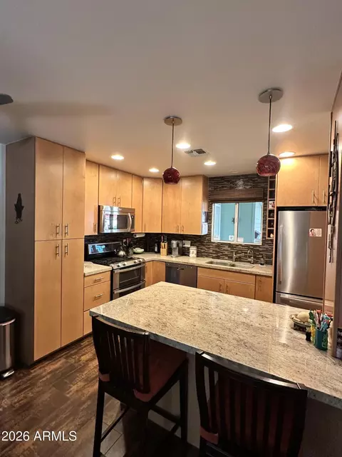 915 E Campus Dr, Tempe, AZ 85282 photo 2