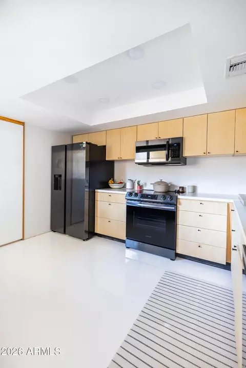 Kitchen - 4201 E Camelback Rd #91, Phoenix, AZ 85018 photo 3 of 3