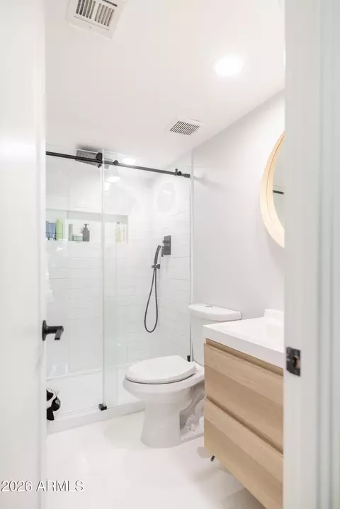 Bath - 4201 E Camelback Rd #91, Phoenix, AZ 85018 photo 1 of 2