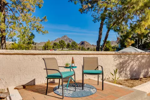 2626 E Arizona Biltmore Cir #40, Phoenix, AZ 85016