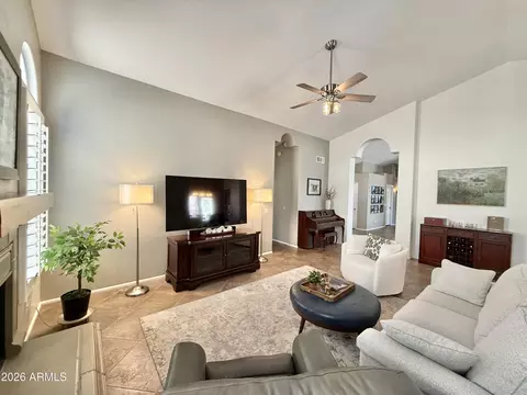 Living - 208 E South Fork Dr, Phoenix, AZ 85048 photo 5 of 10