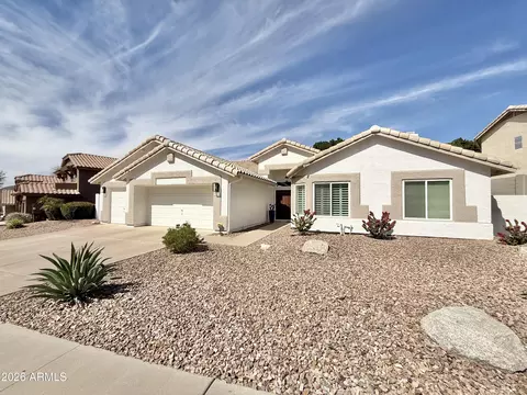 Exterior - 208 E South Fork Dr, Phoenix, AZ 85048 photo 2 of 7