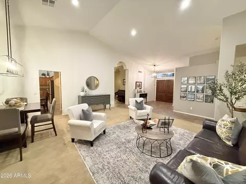 Living - 208 E South Fork Dr, Phoenix, AZ 85048 photo 10 of 10