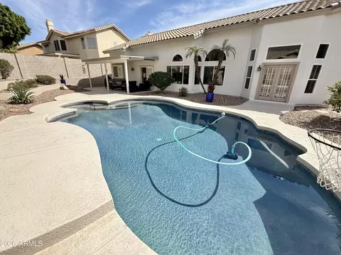 Exterior - 208 E South Fork Dr, Phoenix, AZ 85048 photo 5 of 7