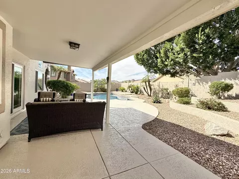 Exterior - 208 E South Fork Dr, Phoenix, AZ 85048 photo 6 of 7