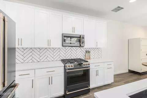Kitchen - 4145 E Jones St, Gilbert, AZ 85295 photo 3 of 4