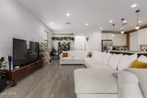 9916 E Texas Ave, Mesa, AZ 85212