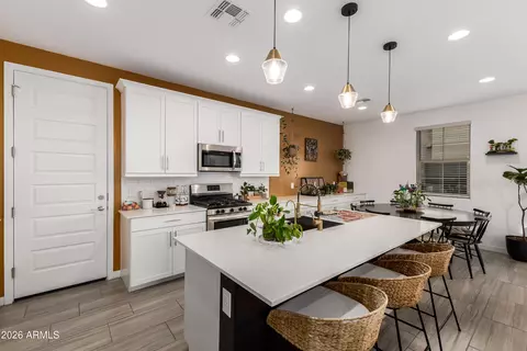 9916 E Texas Ave, Mesa, AZ 85212