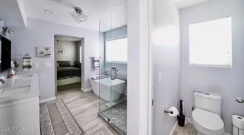 Bath - 1207 E Alice Ave, Phoenix, AZ 85020 photo 1 of 4