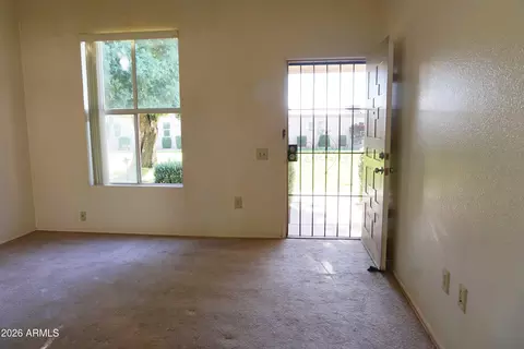10034 W Hawthorn Dr, Sun City, AZ 85351