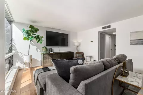 Living - 3242 E Camelback Rd #102, Phoenix, AZ 85018 photo 2 of 4