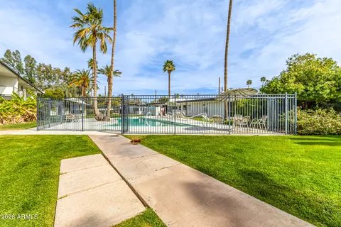 Exterior - 3242 E Camelback Rd #102, Phoenix, AZ 85018 photo 5 of 6