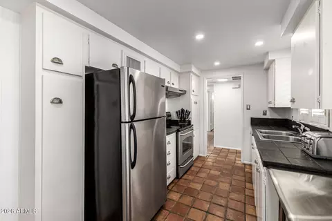 Kitchen - 3242 E Camelback Rd #102, Phoenix, AZ 85018 photo 4 of 4