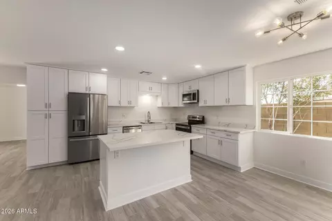 7103 W Vogel Ave, Peoria, AZ 85345
