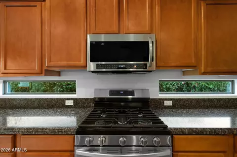 Kitchen - 4018 E Harrison St, Gilbert, AZ 85295 photo 4 of 7
