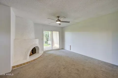 Living - 1001 E Becker Ln, Phoenix, AZ 85020 photo 2 of 3