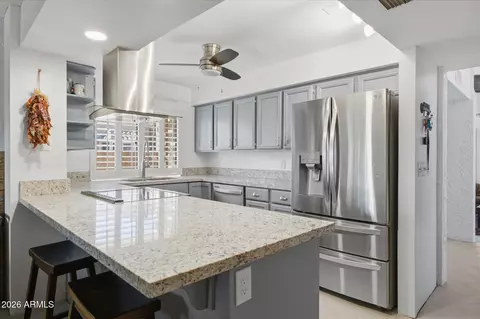 Kitchen - 1001 E Becker Ln, Phoenix, AZ 85020 photo 1 of 3