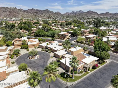 View/Area - 1001 E Becker Ln, Phoenix, AZ 85020 photo 3 of 6