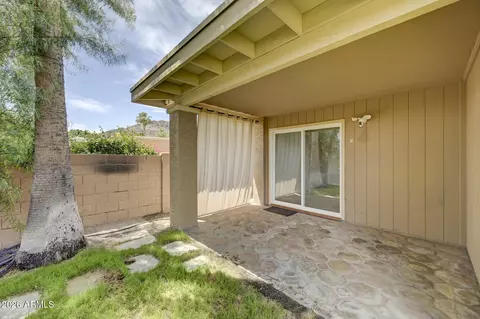 Exterior - 1001 E Becker Ln, Phoenix, AZ 85020 photo 5 of 9
