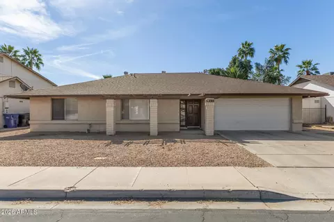 925 W Mendoza Ave, Mesa, AZ 85210