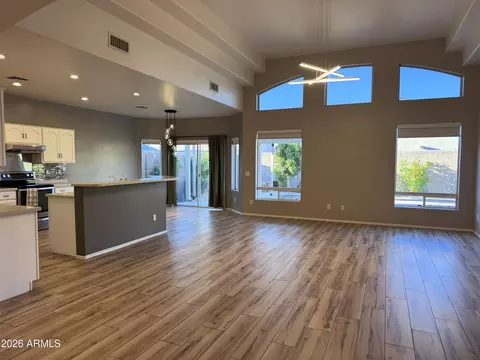 Living - 722 W Beth Dr, Phoenix, AZ 85041 photo 1 of 3