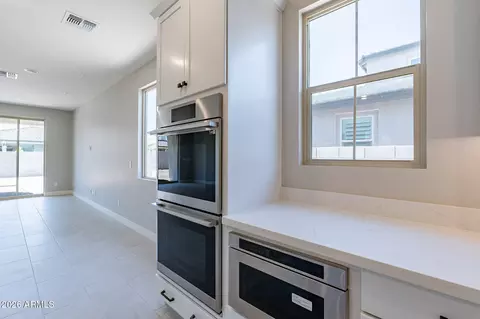 Kitchen - 9645 E Rainbow Ave, Mesa, AZ 85212 photo 5 of 7