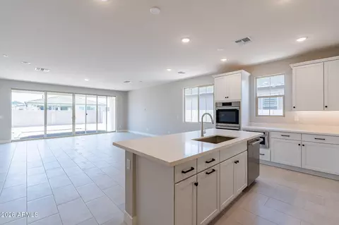 Kitchen - 9645 E Rainbow Ave, Mesa, AZ 85212 photo 1 of 7