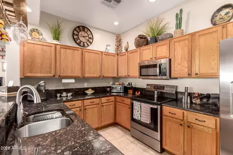 Kitchen - 7445 Eagle Crest Dr #1115, Mesa, AZ 85207 photo 4 of 5