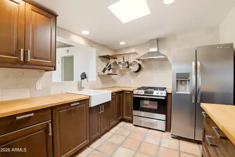 Kitchen - 1419 E Solano Dr, Phoenix, AZ 85014 photo 2 of 2
