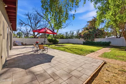 Exterior - 1419 E Solano Dr, Phoenix, AZ 85014 photo 3 of 5