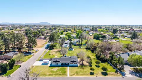 View/Area - 1319 E Sagebrush St, Gilbert, AZ 85296 photo 3 of 4