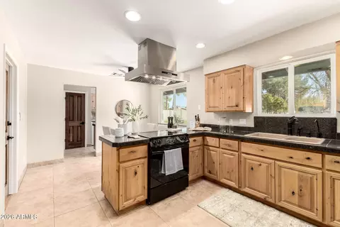 Kitchen - 1319 E Sagebrush St, Gilbert, AZ 85296 photo 1 of 2