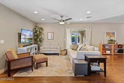 Living - 1039 E Montebello Ave, Phoenix, AZ 85014 photo 1 of 1