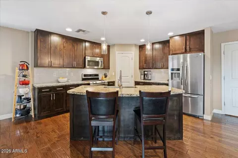 Kitchen - 1039 E Montebello Ave, Phoenix, AZ 85014 photo 2 of 4