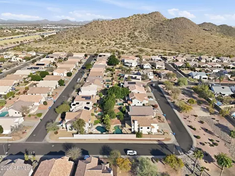 View/Area - 1432 E Behrend Dr, Phoenix, AZ 85024 photo 3 of 5