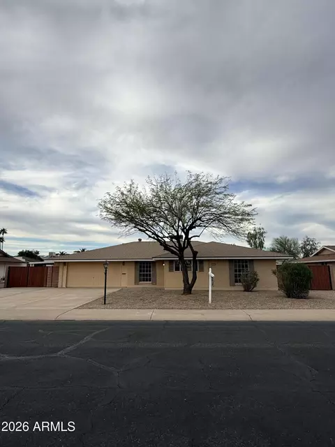 10332 W Wininger Cir, Sun City, AZ 85351