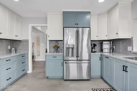 Kitchen - 714 W Townley Ave, Phoenix, AZ 85021 photo 2 of 4