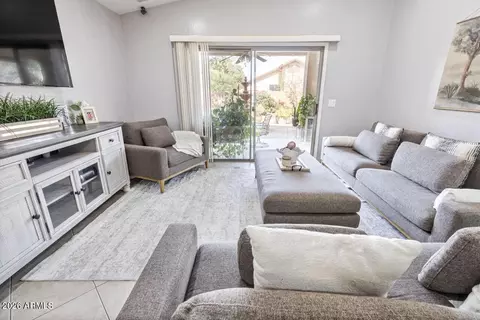 Living - 1504 E Bowker St, Phoenix, AZ 85040 photo 3 of 3