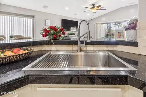 Kitchen - 1504 E Bowker St, Phoenix, AZ 85040 photo 4 of 4