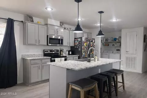 2046 S Mariposa Rd, Apache Junction, AZ 85119 photo 2