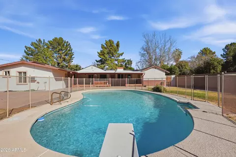 Exterior - 3223 E Weldon Ave, Phoenix, AZ 85018 photo 6 of 10